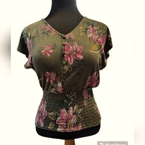 Army green floral top. Size small euc